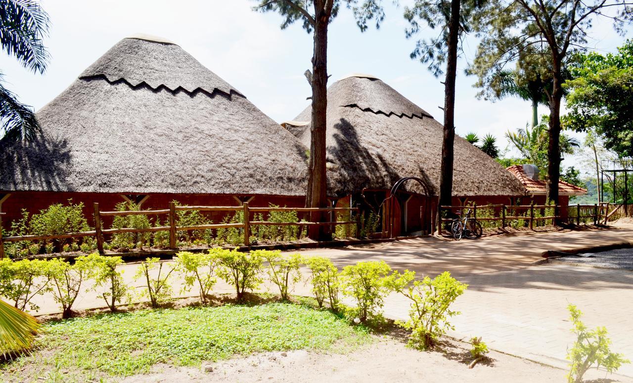The Palms Beach Hotel And Restaurant Limited Entebbe Exterior foto