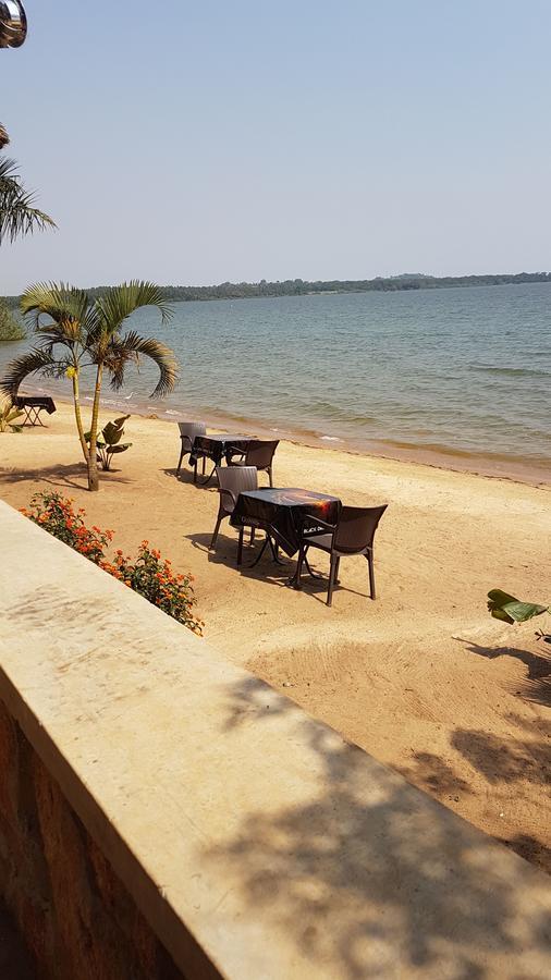 The Palms Beach Hotel And Restaurant Limited Entebbe Exterior foto