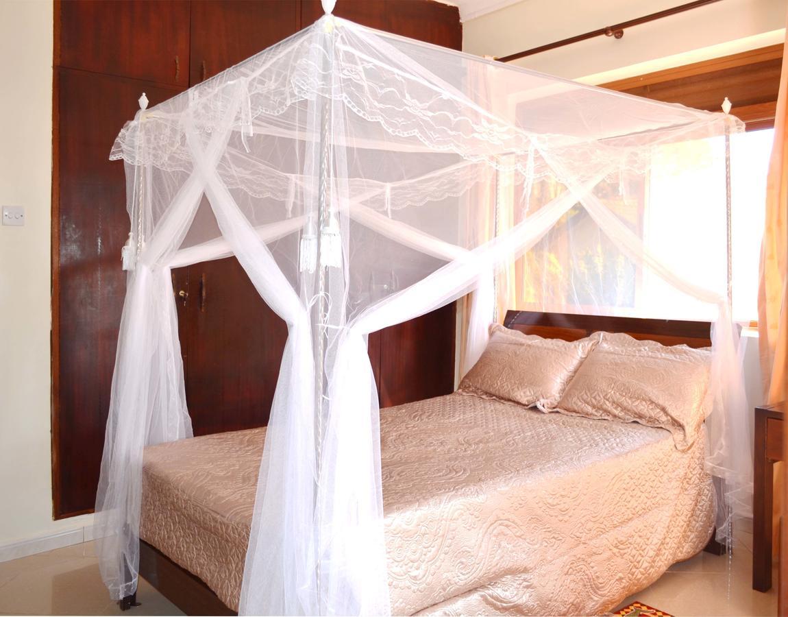 The Palms Beach Hotel And Restaurant Limited Entebbe Exterior foto