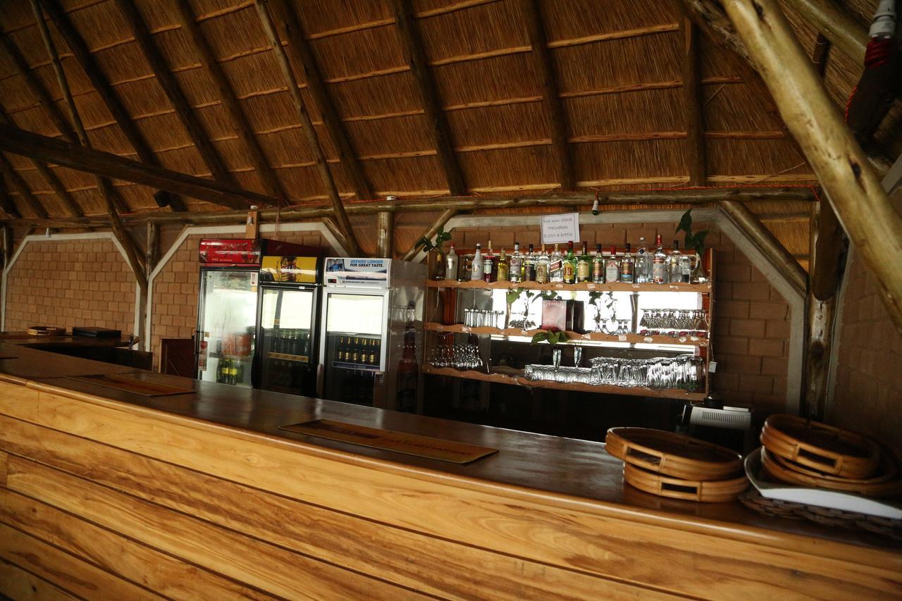 The Palms Beach Hotel And Restaurant Limited Entebbe Exterior foto