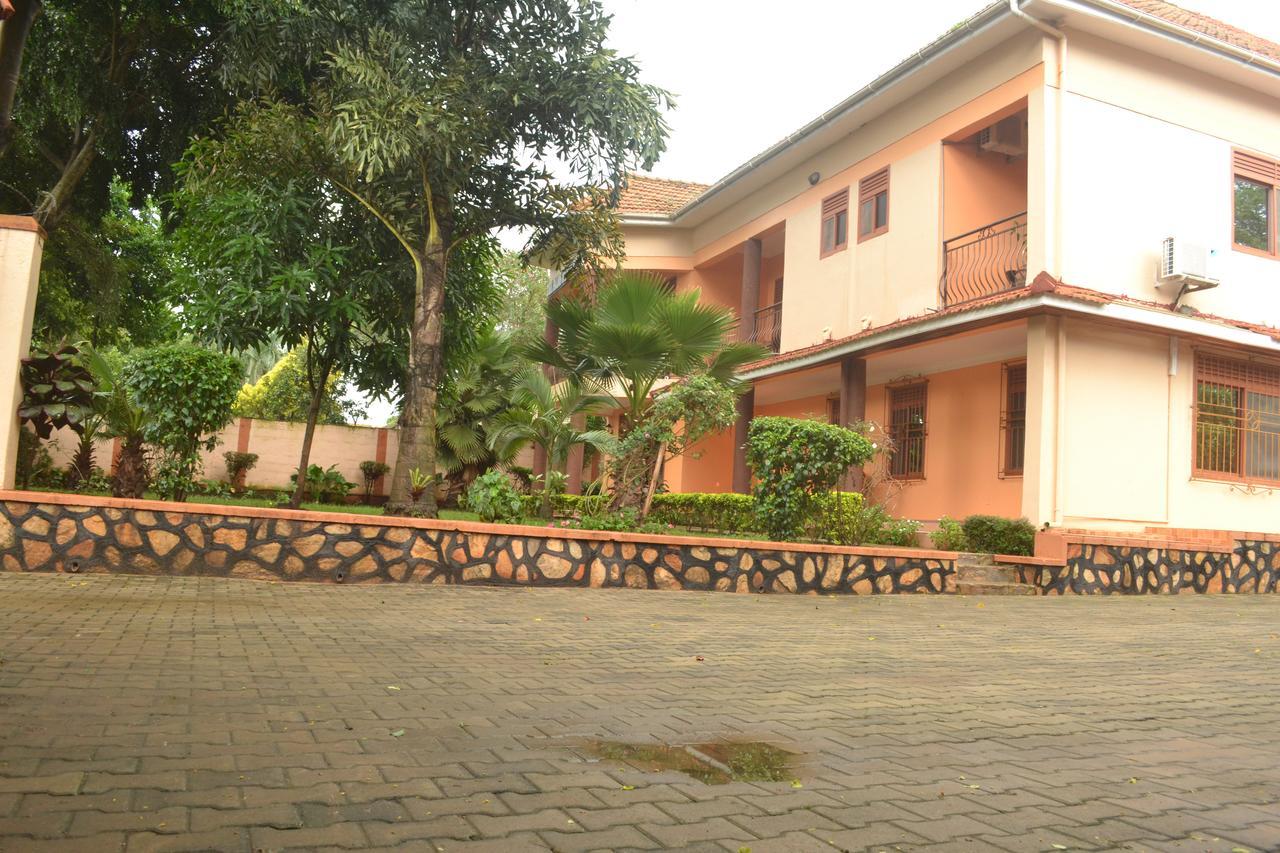 The Palms Beach Hotel And Restaurant Limited Entebbe Exterior foto